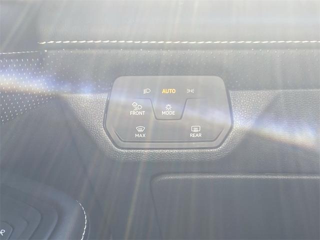 2024 Volkswagen Atlas Vehicle Photo in Greenville, TX 75402