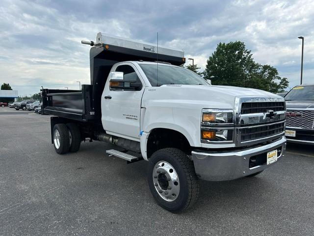 2024 Chevrolet Silverado 5500 HD Vehicle Photo in COLUMBIA, MO 65203-3903