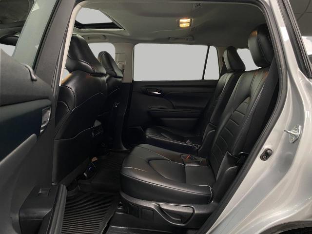 2022 Toyota Highlander Vehicle Photo in Appleton, WI 54913