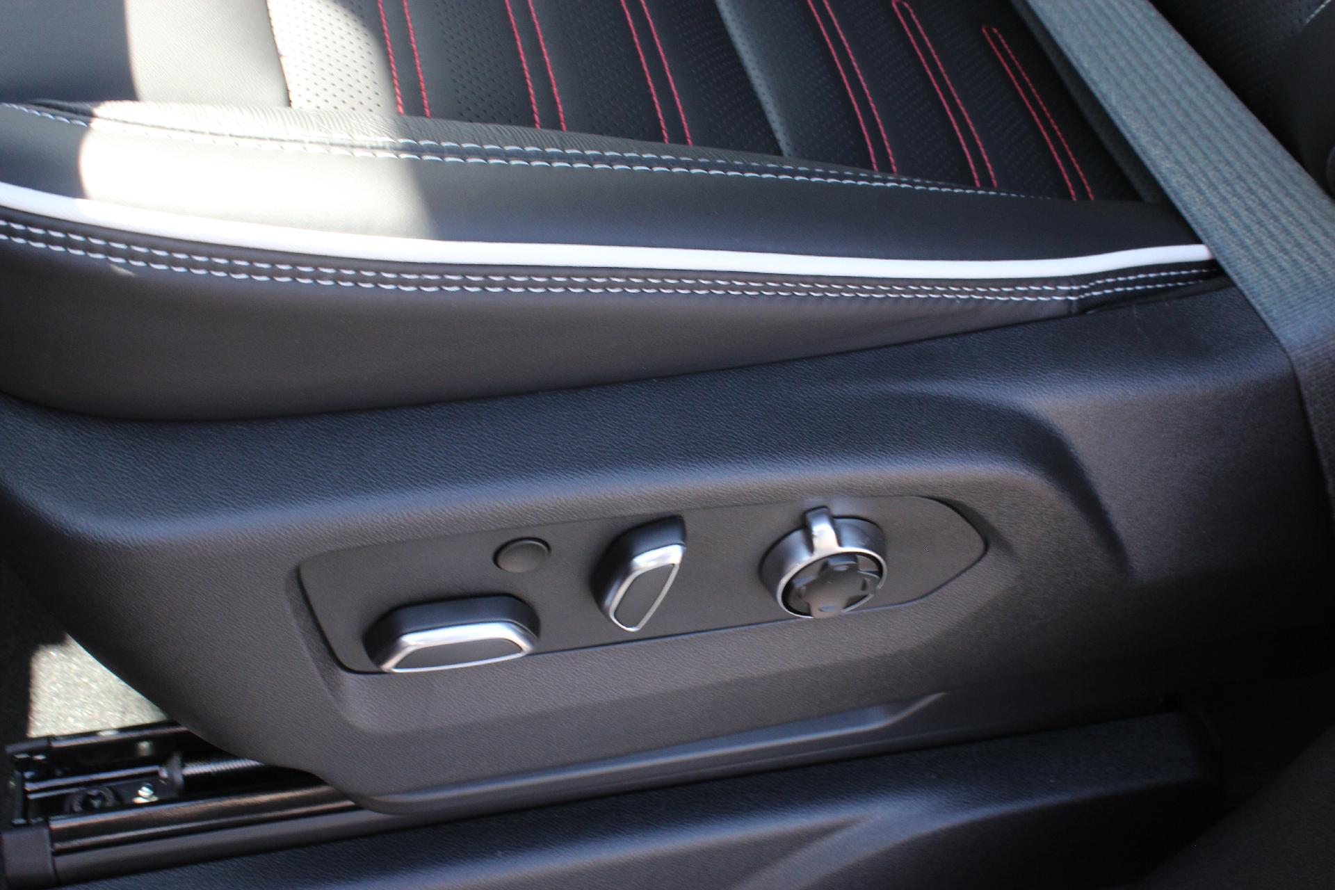 2025 GMC Yukon Vehicle Photo in AURORA, CO 80012-4011