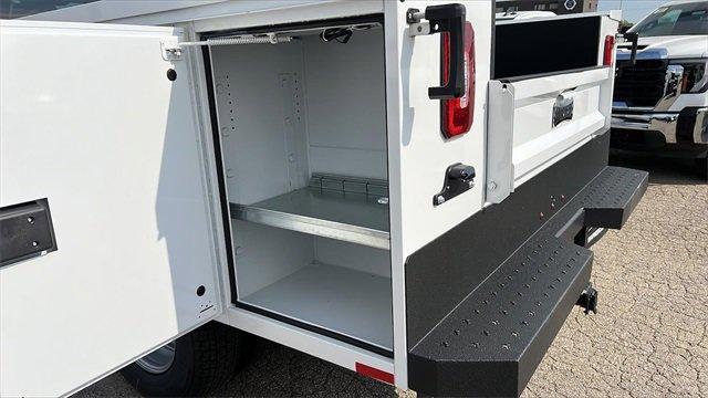 2024 Chevrolet Silverado 3500 HD Chassis Cab Vehicle Photo in TOPEKA, KS 66609-0000