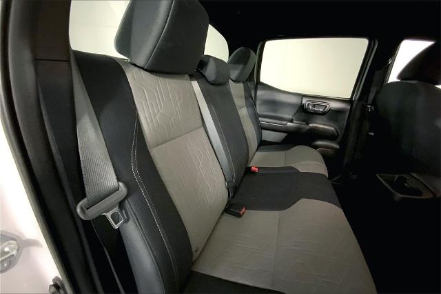 2021 Toyota Tacoma 4WD Vehicle Photo in Kansas City, MO 64114