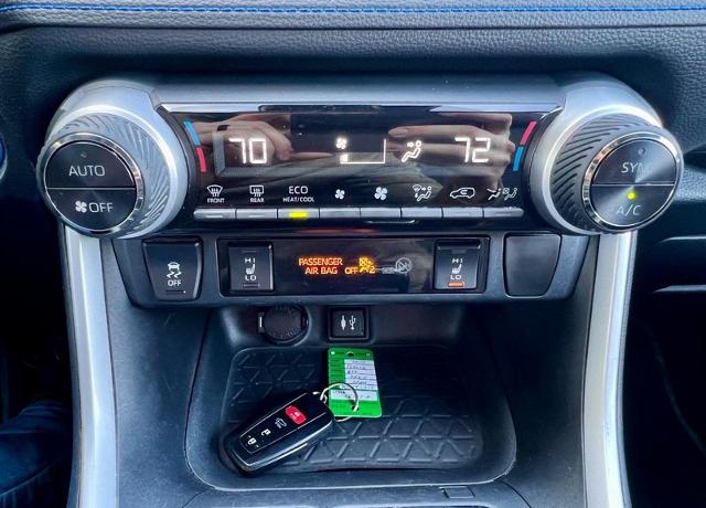 2019 Toyota RAV4 Vehicle Photo in EFFINGHAM, IL 62401-2832