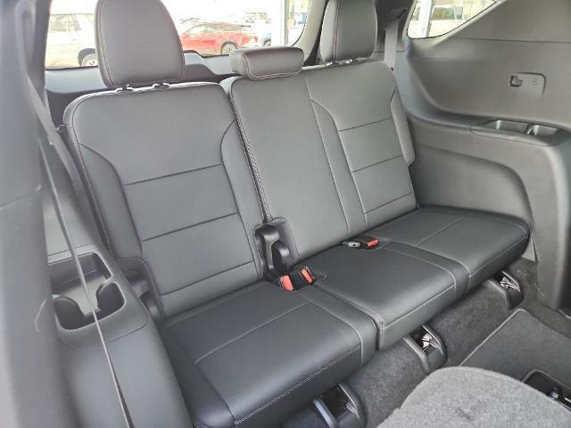 2025 Chevrolet Traverse Vehicle Photo in HAYS, KS 67601-1994
