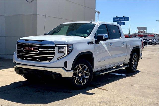 2022 GMC Sierra 1500 Vehicle Photo in TOPEKA, KS 66609-0000