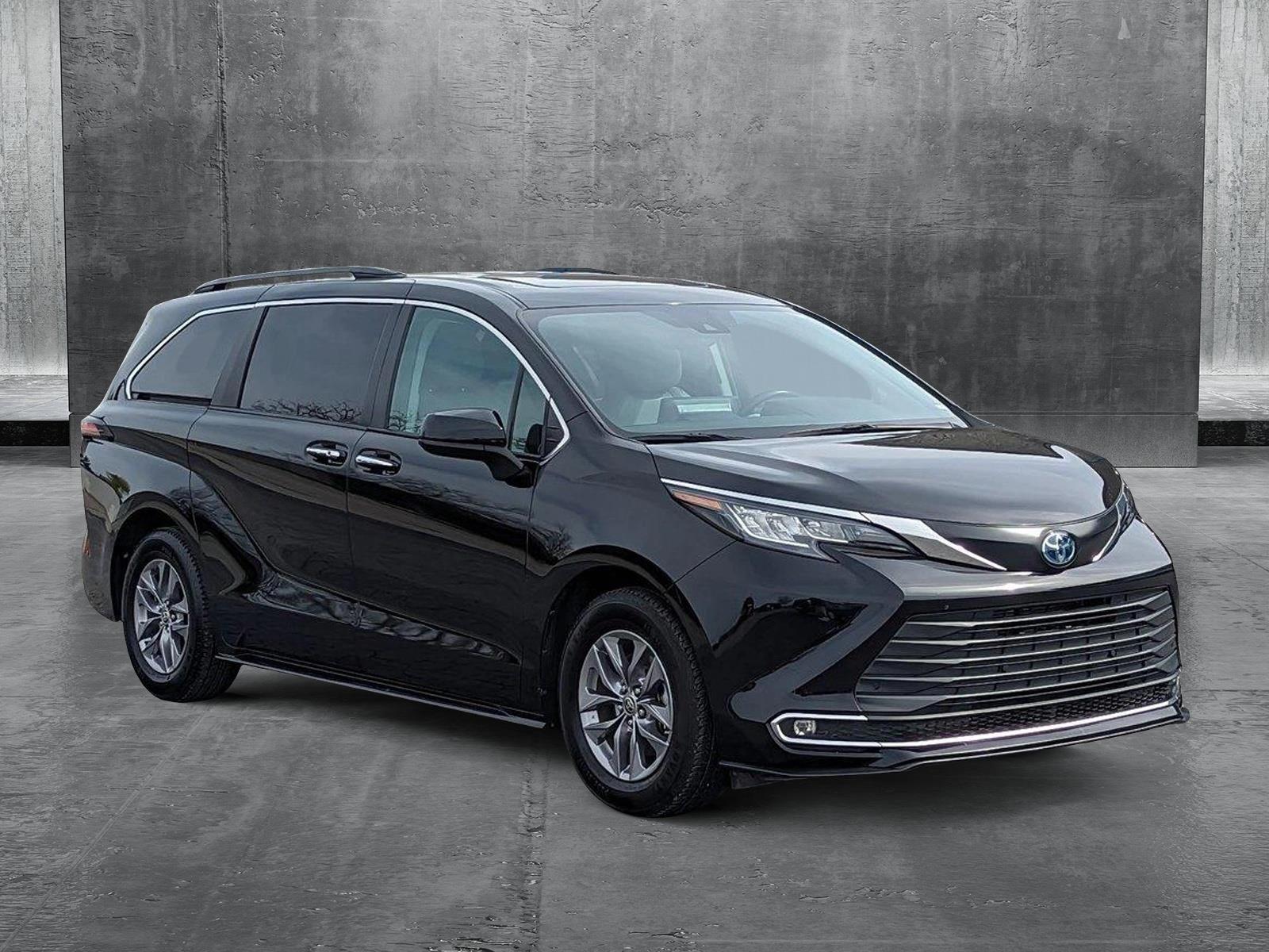 2023 Toyota Sienna Vehicle Photo in Spokane Valley, WA 99212
