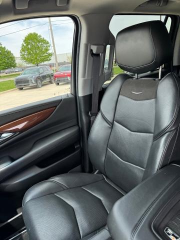2017 Cadillac Escalade Vehicle Photo in Peoria, IL 61615