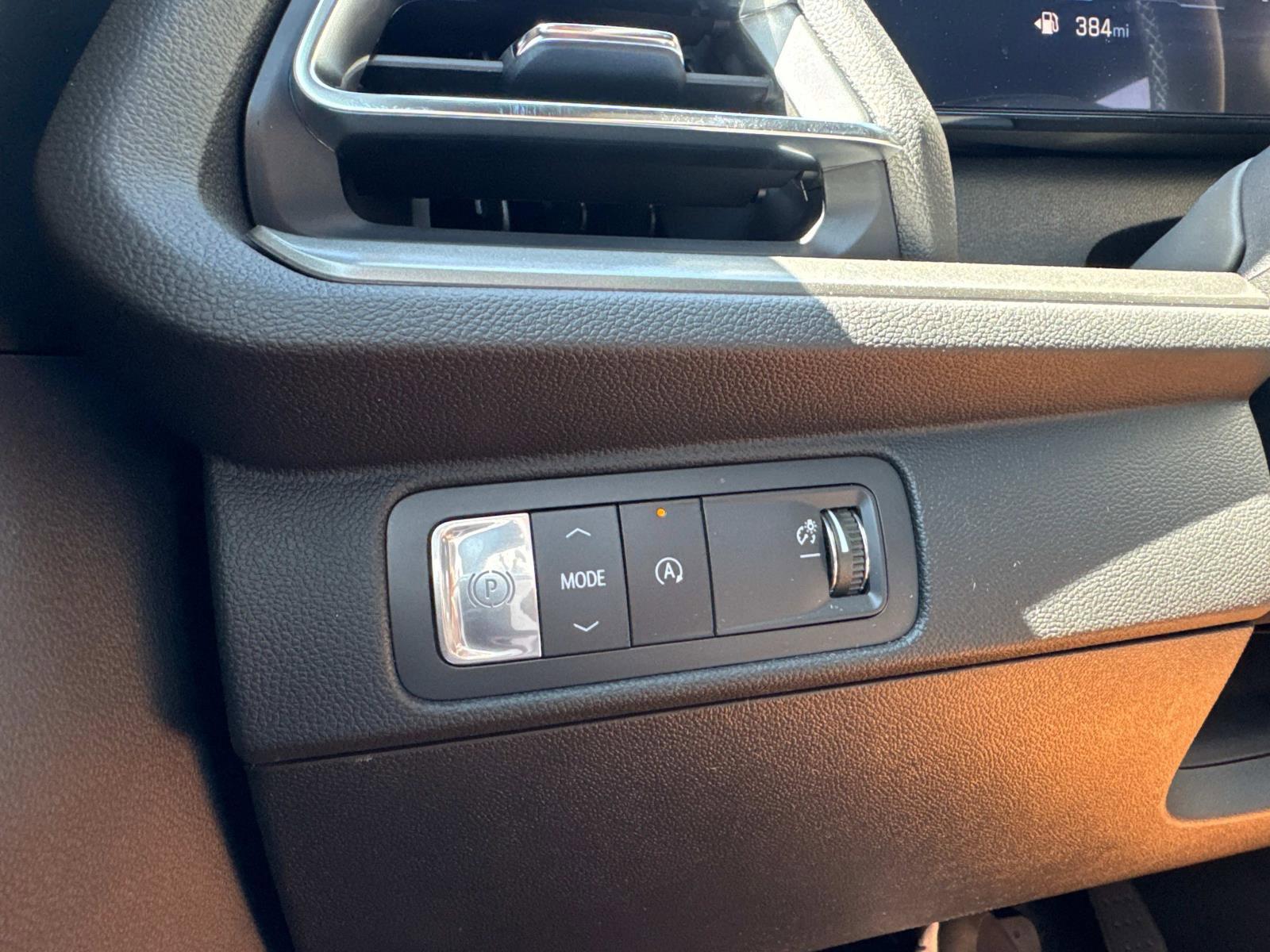 2025 Chevrolet Traverse Vehicle Photo in LOS ANGELES, CA 90007-3794