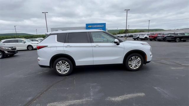 2022 Mitsubishi Outlander Vehicle Photo in TULLY, NY 13159-3159
