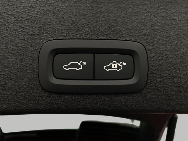 2025 Volvo XC40 Vehicle Photo in Appleton, WI 54913