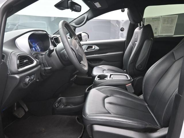 2024 Chrysler Pacifica Vehicle Photo in Cedar Rapids, IA 52402