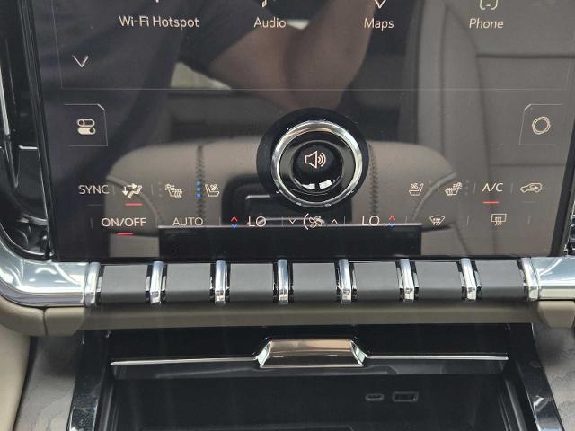 2025 GMC Yukon XL Vehicle Photo in DALLAS, TX 75209-3016
