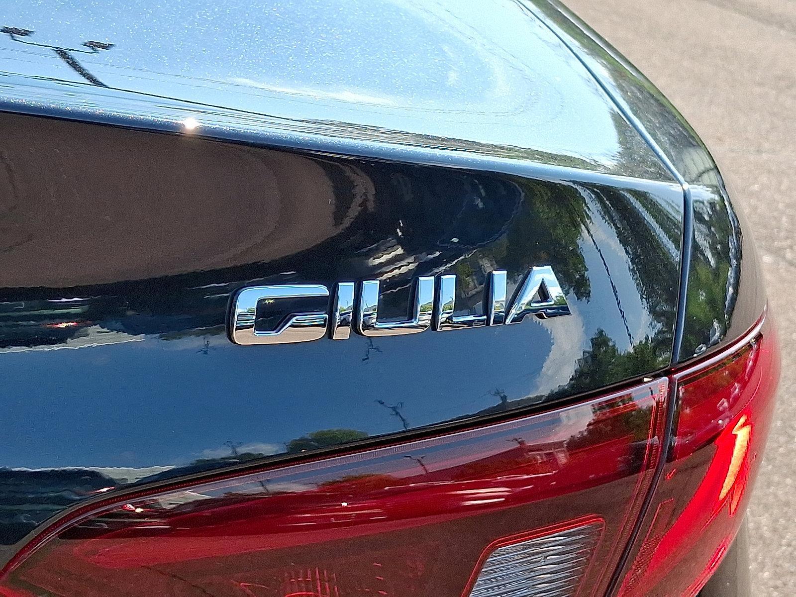 2022 Alfa Romeo Giulia Vehicle Photo in Willow Grove, PA 19090