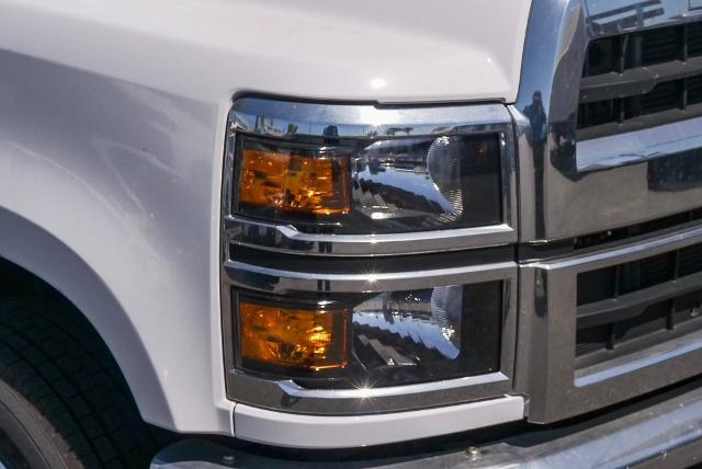 2023 Chevrolet Silverado Chassis Cab Vehicle Photo in VENTURA, CA 93003-8585