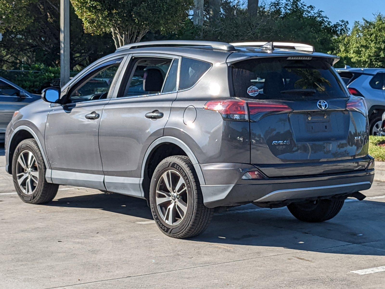 2018 Toyota RAV4 Vehicle Photo in Davie, FL 33331