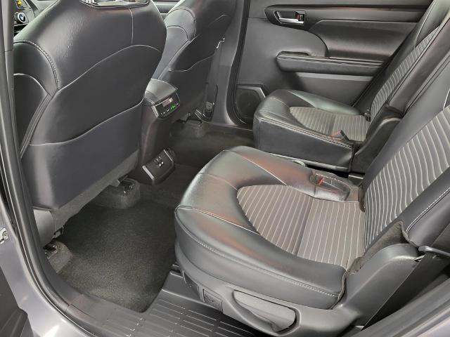 2024 Toyota Highlander Vehicle Photo in Oshkosh, WI 54904