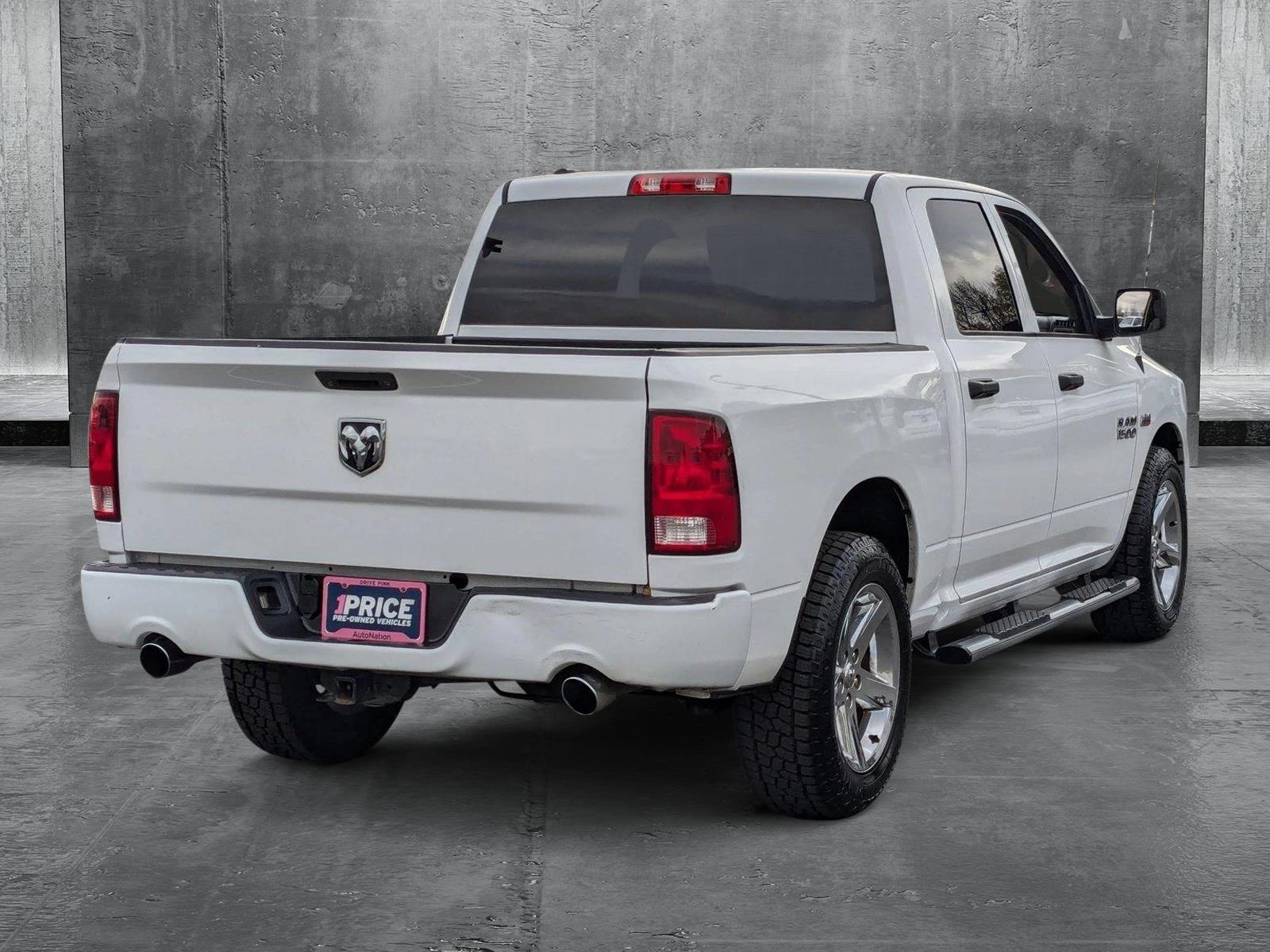 2015 Ram 1500 Vehicle Photo in VALENCIA, CA 91355-1705