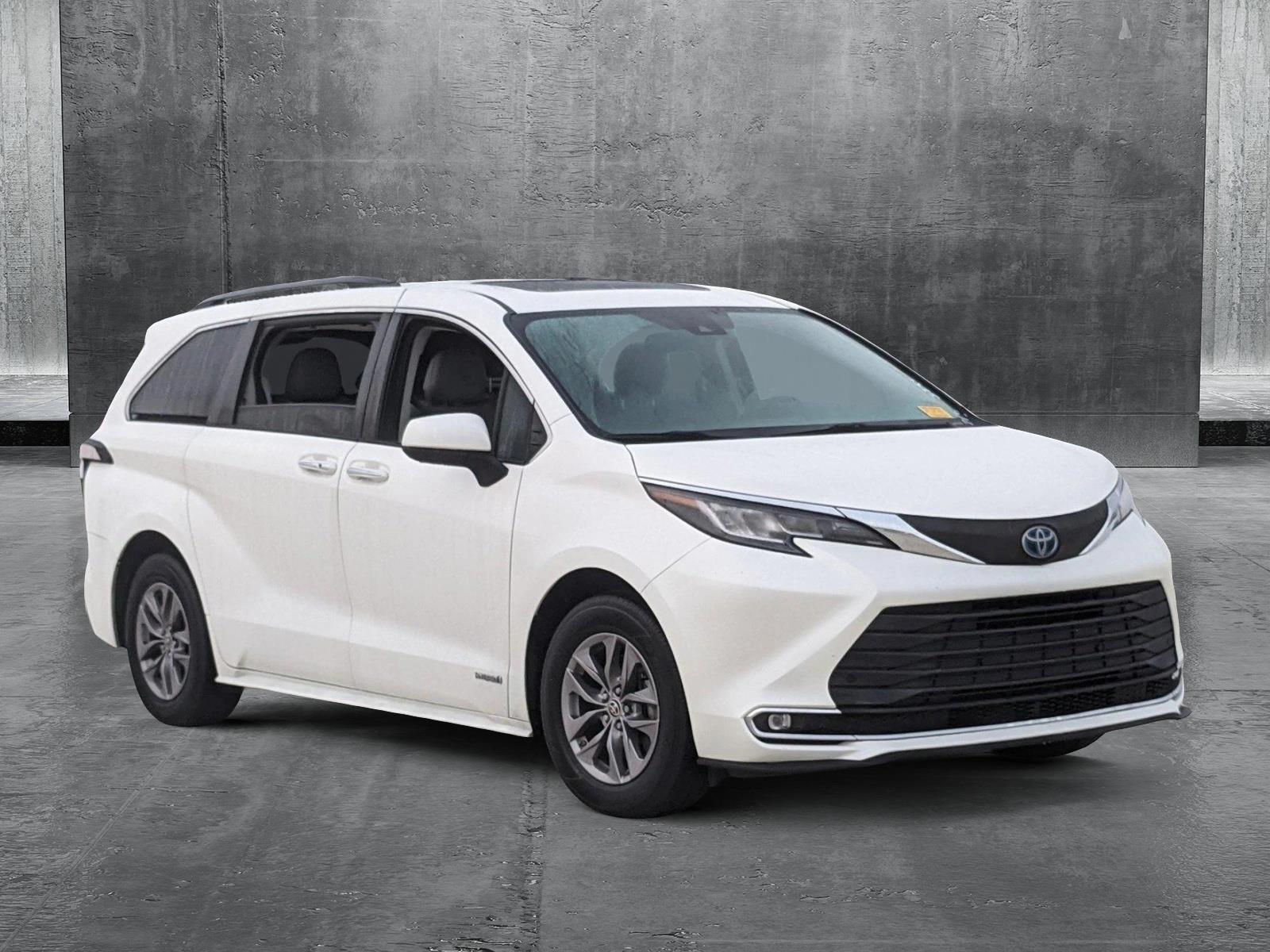 2021 Toyota Sienna Vehicle Photo in Davie, FL 33331