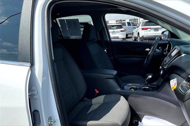 2022 Chevrolet Equinox Vehicle Photo in TOPEKA, KS 66609-0000