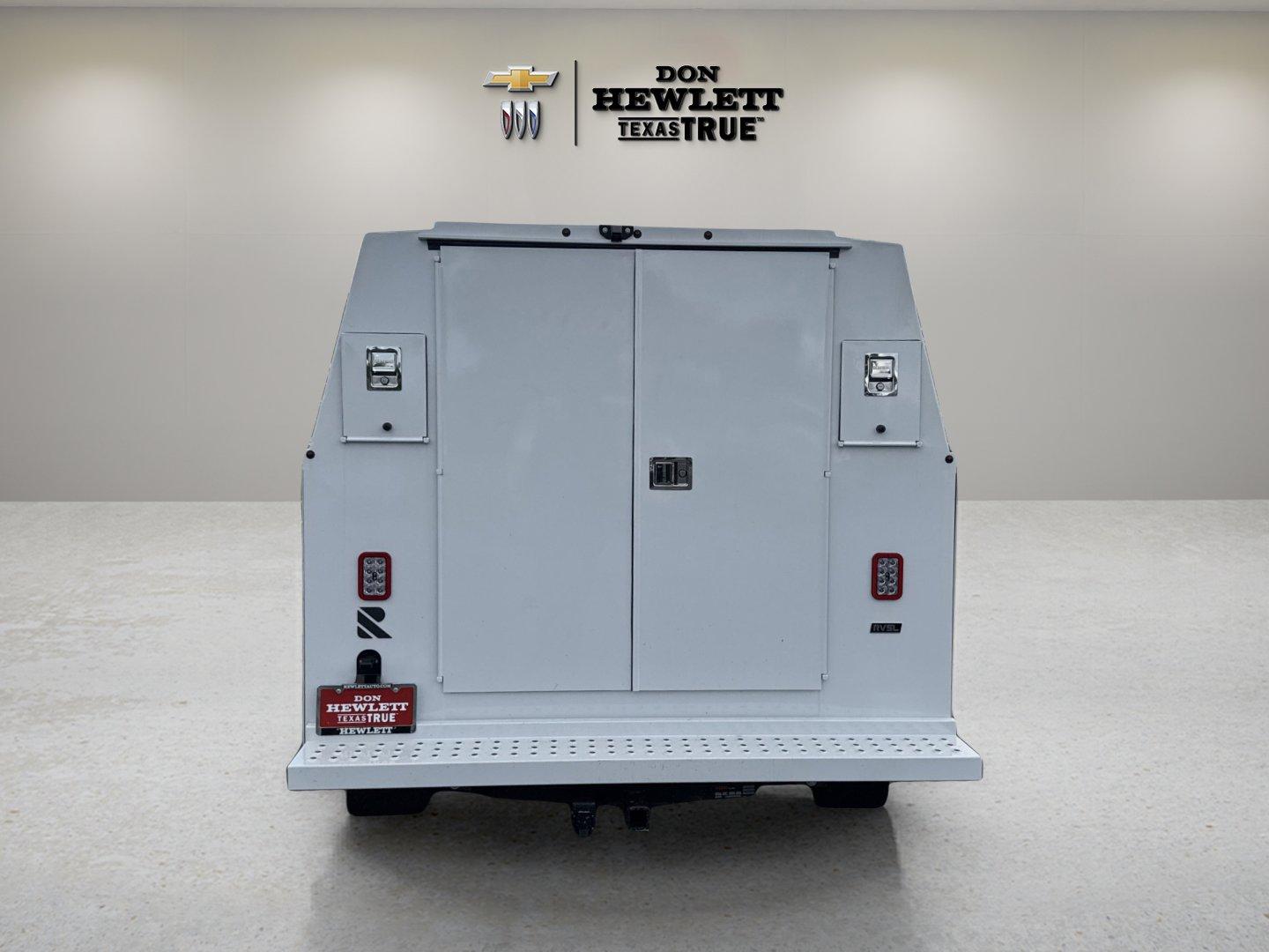 2025 Chevrolet Express Cutaway 3500 Vehicle Photo in GEORGETOWN, TX 78626-7508