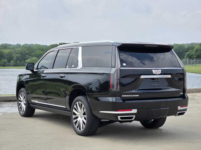 2025 Cadillac Escalade ESV Vehicle Photo in DENTON, TX 76210-9321
