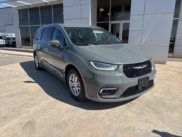 2023 Chrysler Pacifica Vehicle Photo in Winslow, AZ 86047-2439