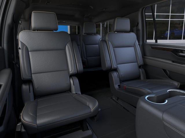 2025 Chevrolet Suburban Vehicle Photo in BETHLEHEM, PA 18017-9401