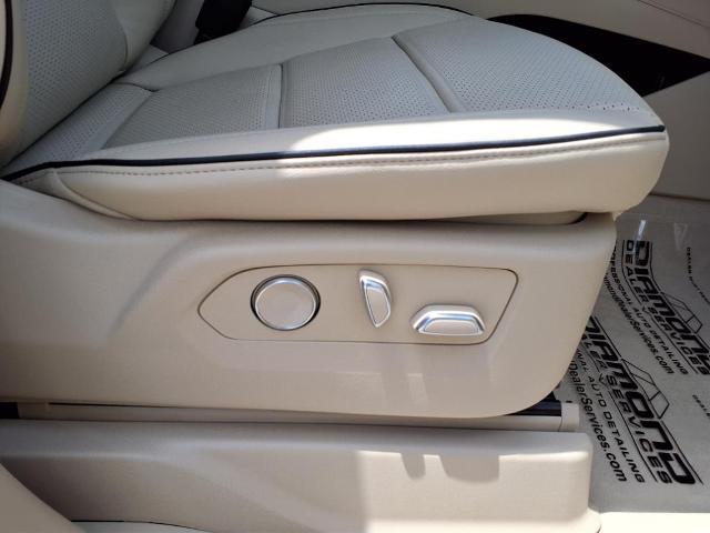2024 Cadillac Escalade Vehicle Photo in Tampa, FL 33612