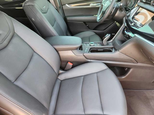 2024 Cadillac XT6 Vehicle Photo in DENTON, TX 76210-9321
