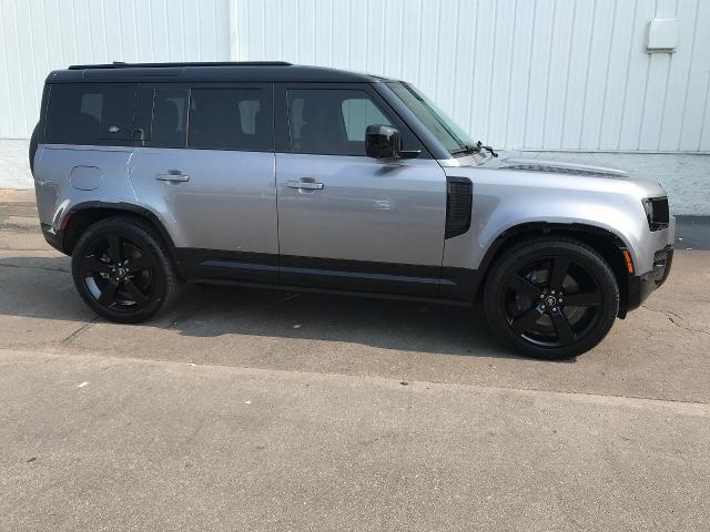 2024 Land Rover Defender Vehicle Photo in GREEN BAY, WI 54303-3330