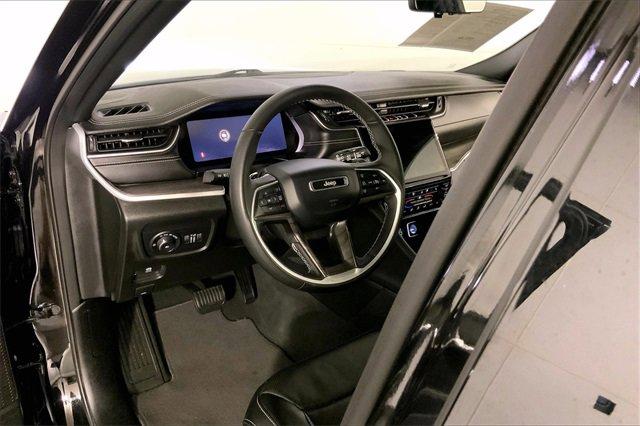 2024 Jeep Grand Cherokee L Vehicle Photo in INDEPENDENCE, MO 64055-1314