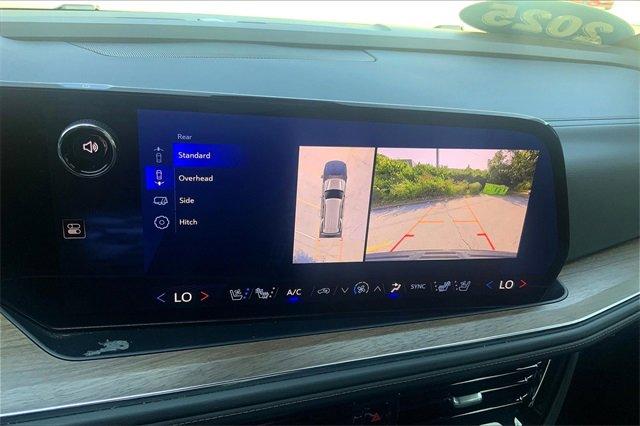 2025 Chevrolet Tahoe Vehicle Photo in KANSAS CITY, MO 64114-4545