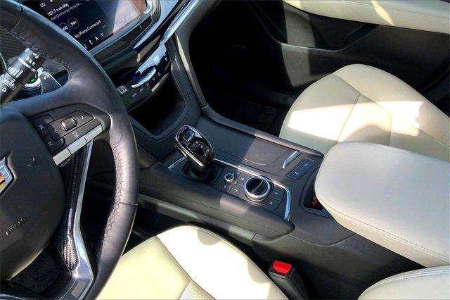 2024 Cadillac XT6 Vehicle Photo in TOPEKA, KS 66609-0000