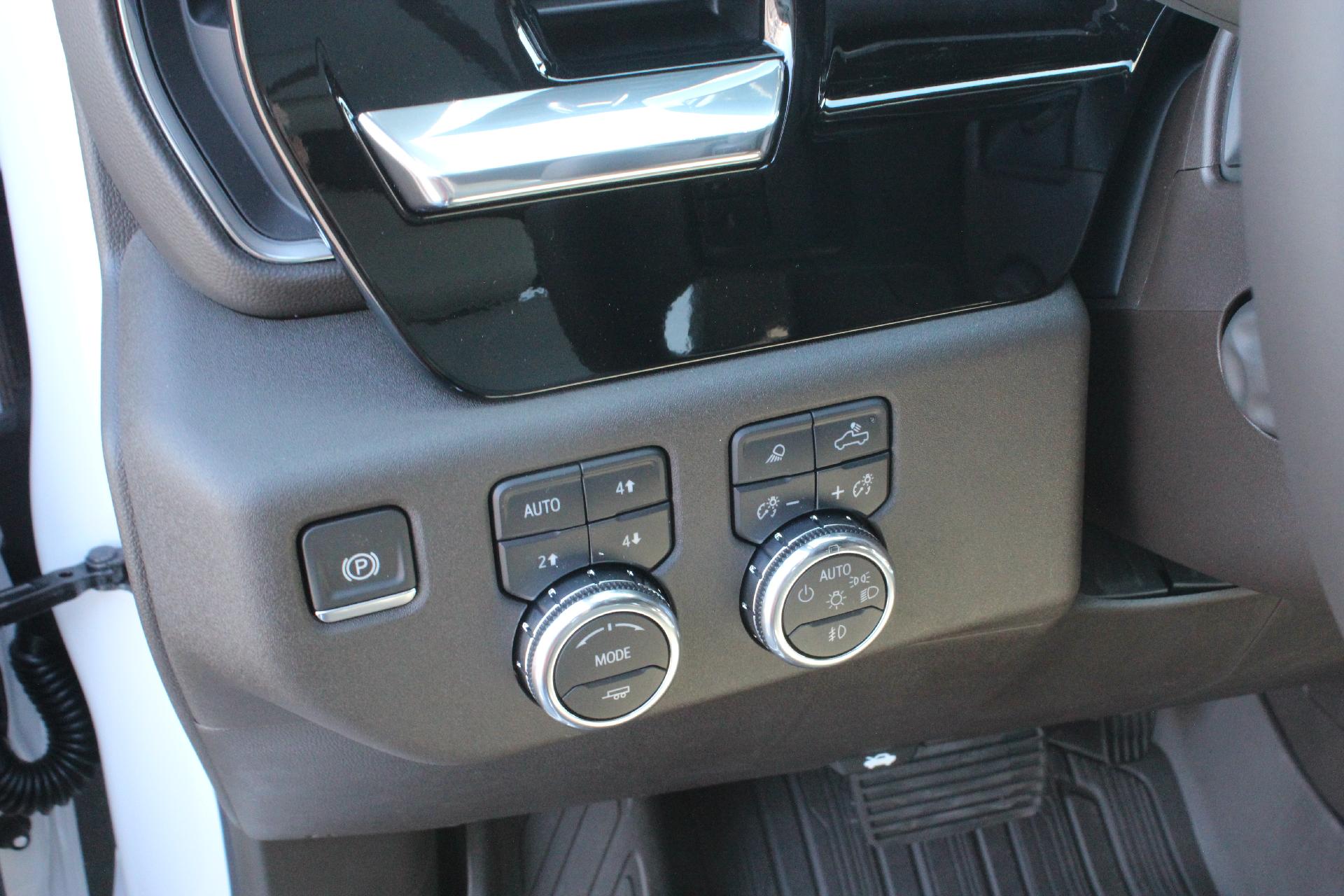2025 GMC Sierra 1500 Vehicle Photo in AURORA, CO 80012-4011