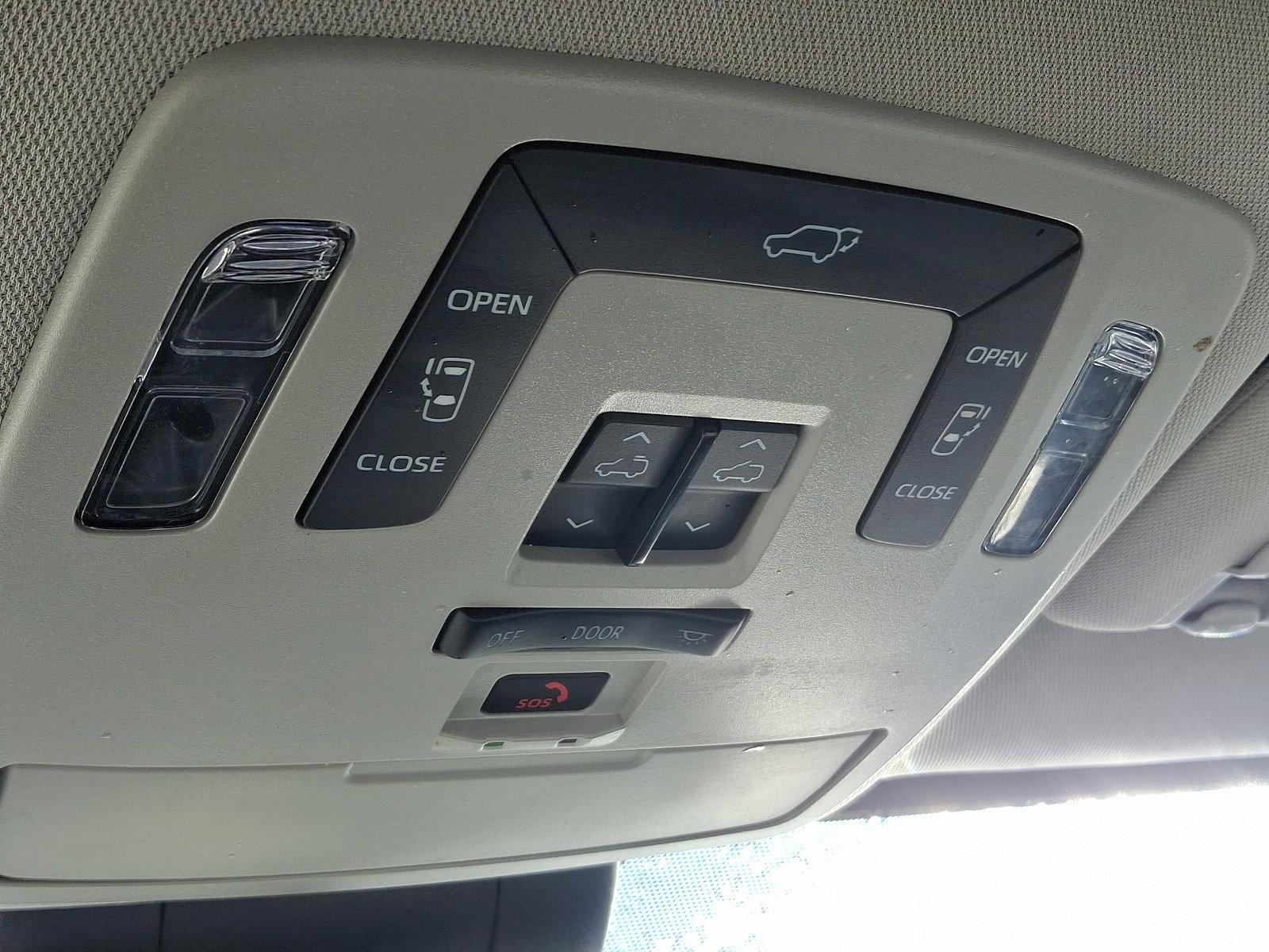 2023 Toyota Sienna Vehicle Photo in Trevose, PA 19053
