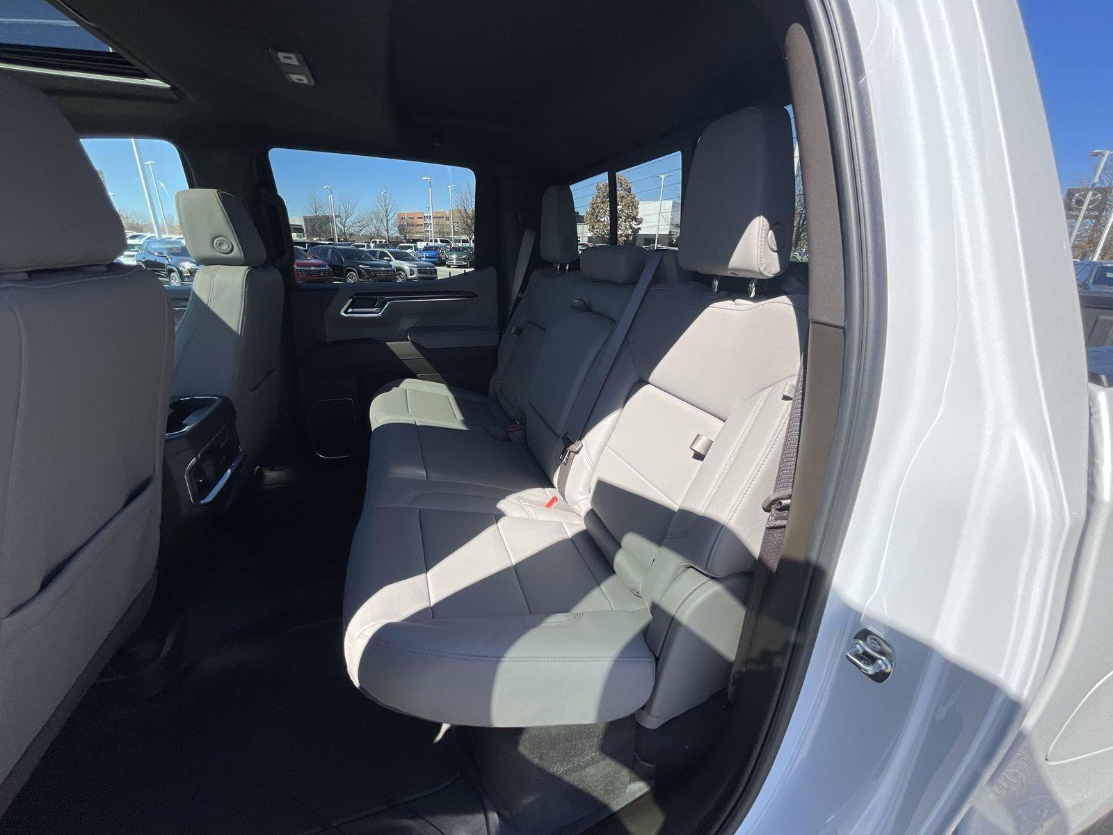2025 Chevrolet Silverado 1500 Vehicle Photo in BENTONVILLE, AR 72712-4322