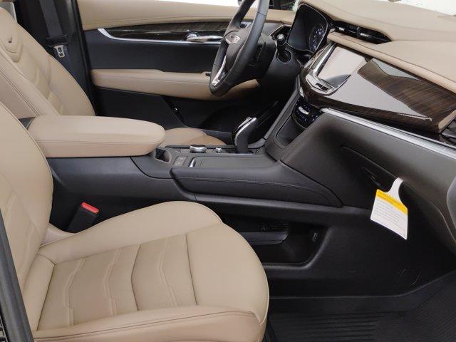 2024 Cadillac XT6 Vehicle Photo in PINEVILLE, NC 28134-8495