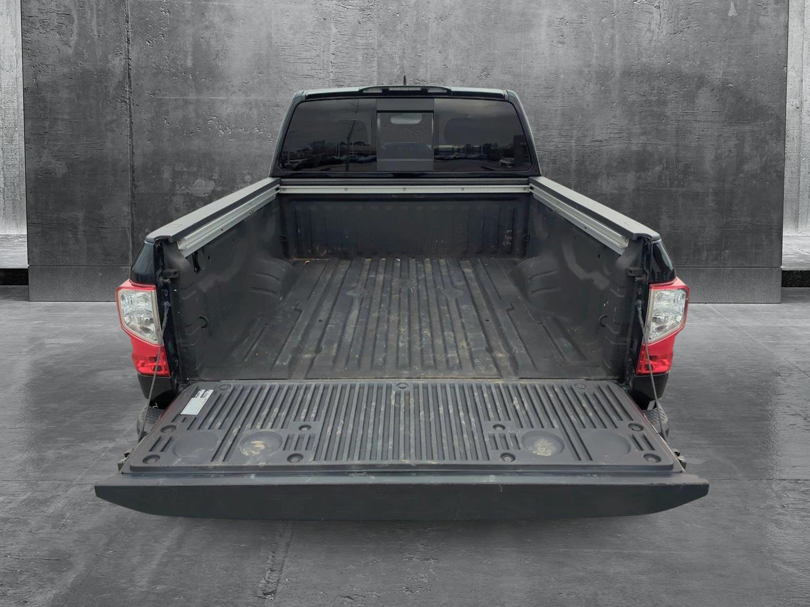 2022 Nissan Titan Vehicle Photo in Memphis, TN 38125