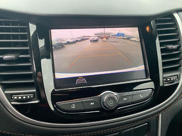 2022 Chevrolet Trax Vehicle Photo in MOON TOWNSHIP, PA 15108-2571