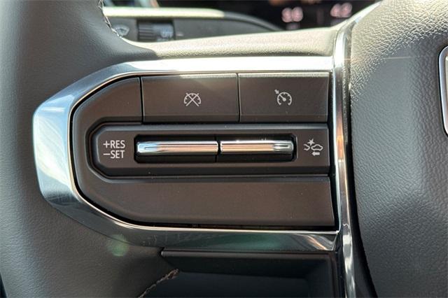 2025 GMC Canyon Vehicle Photo in ELK GROVE, CA 95757-8703