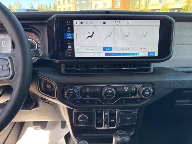 2024 Jeep Gladiator Vehicle Photo in MEDINA, OH 44256-9631