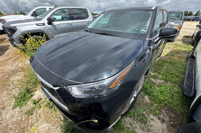 2022 Toyota Highlander Vehicle Photo in ELK GROVE, CA 95757-8703