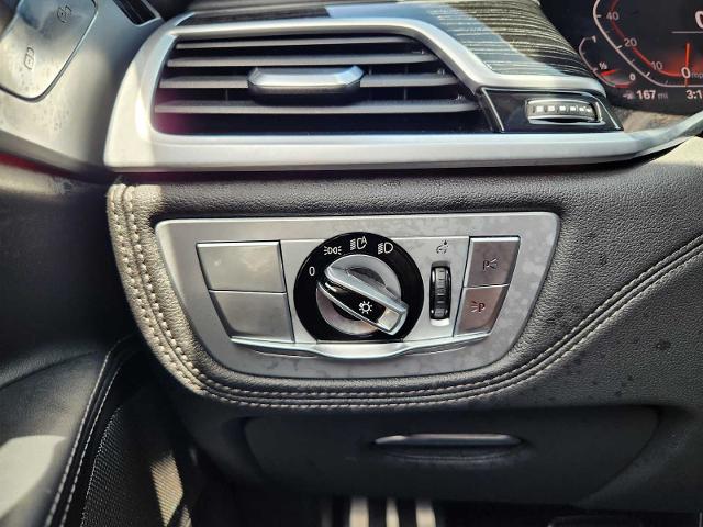 2021 BMW 740i Vehicle Photo in HOUSTON, TX 77079