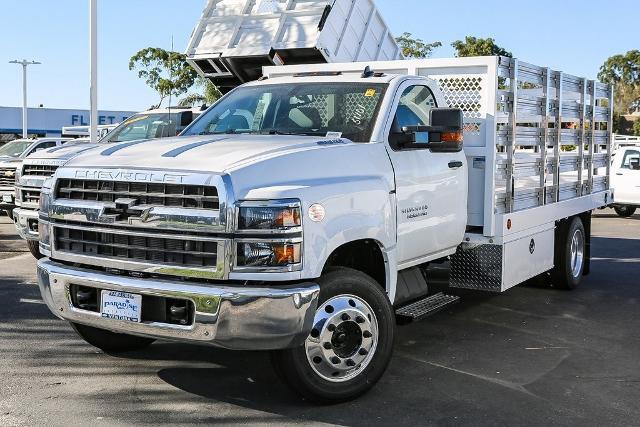 2023 Chevrolet Silverado Chassis Cab Vehicle Photo in VENTURA, CA 93003-8585