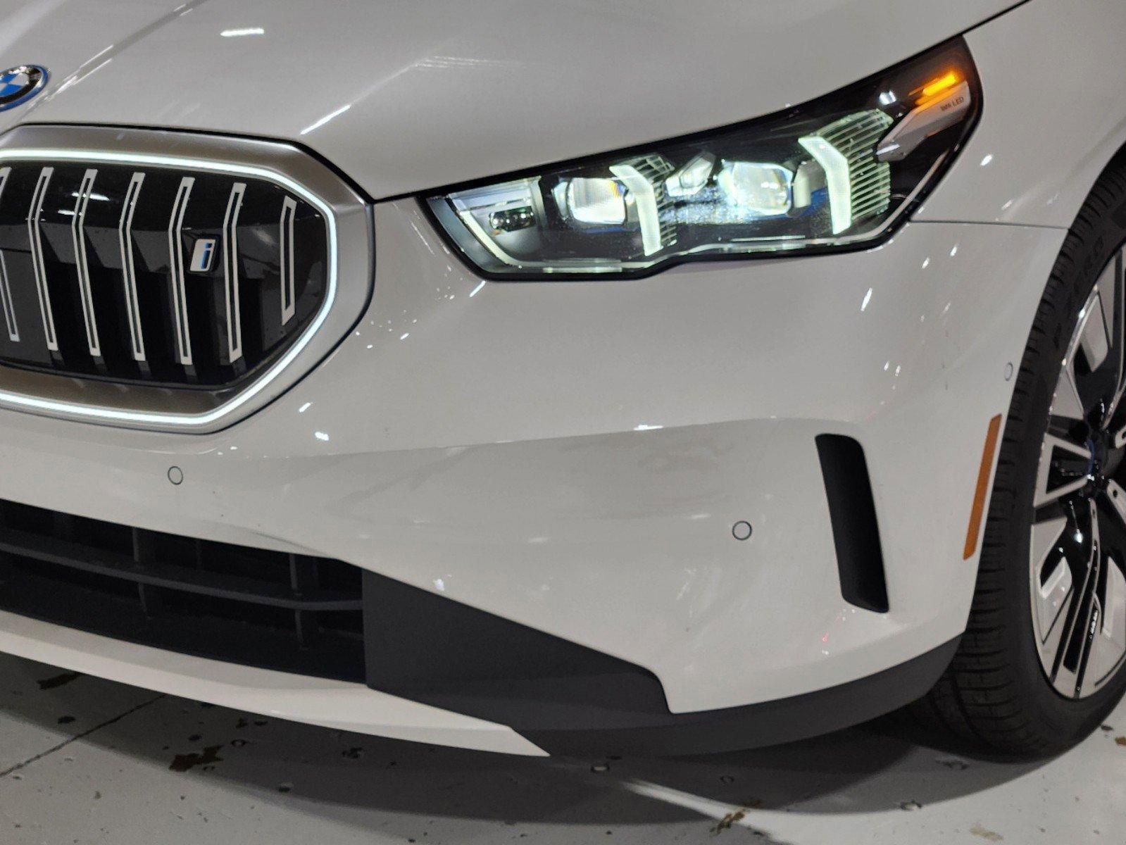 2024 BMW i5 Vehicle Photo in GRAPEVINE, TX 76051