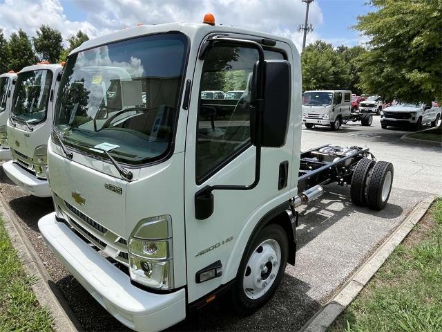 2025 Chevrolet Low Cab Forward 4500 Vehicle Photo in ALCOA, TN 37701-3235