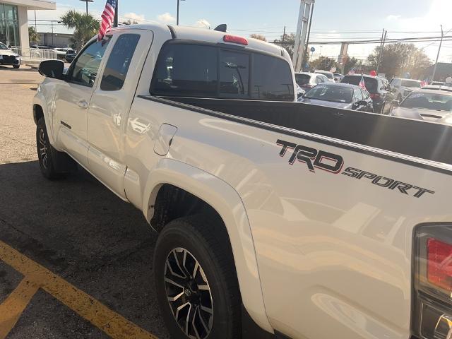 2022 Toyota Tacoma TRD Sport photo 4