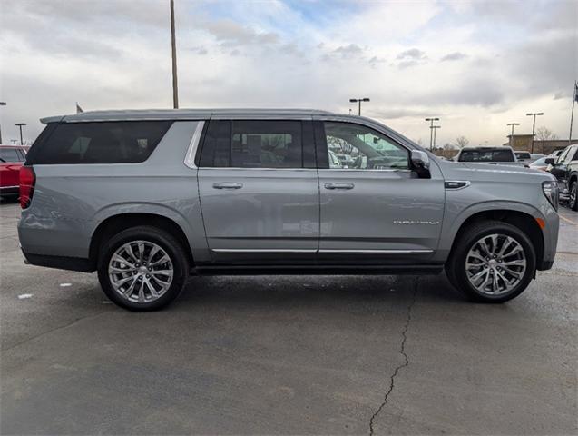 2024 GMC Yukon XL Vehicle Photo in AURORA, CO 80012-4011