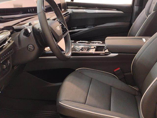 2025 Cadillac Escalade Vehicle Photo in PINEVILLE, NC 28134-8495