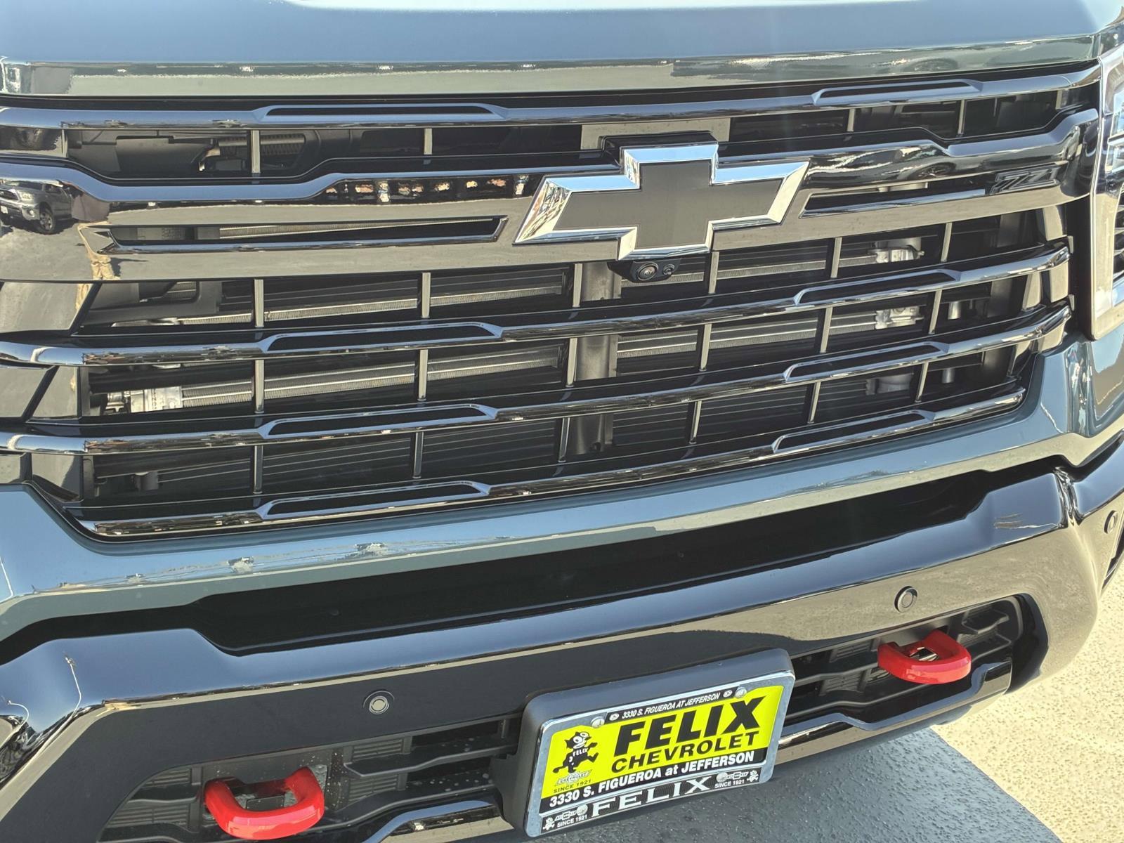 2025 Chevrolet Silverado 2500 HD Vehicle Photo in LOS ANGELES, CA 90007-3794